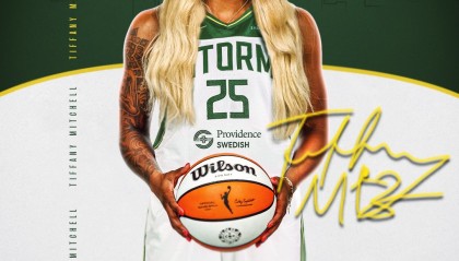 华体会体育-风暴官方：球队正式签下后卫蒂凡尼·米切尔